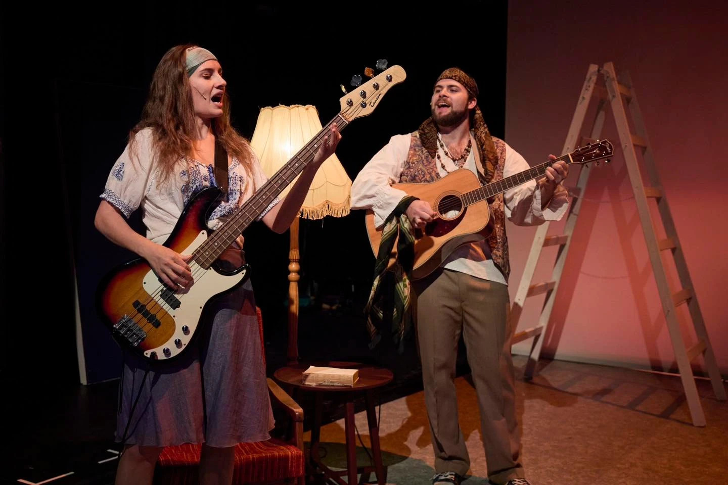 Jenn - Rodinný ústav (Fun home)
